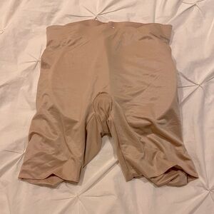 Spanx Shapewear w/ Removable Pads Size Medium